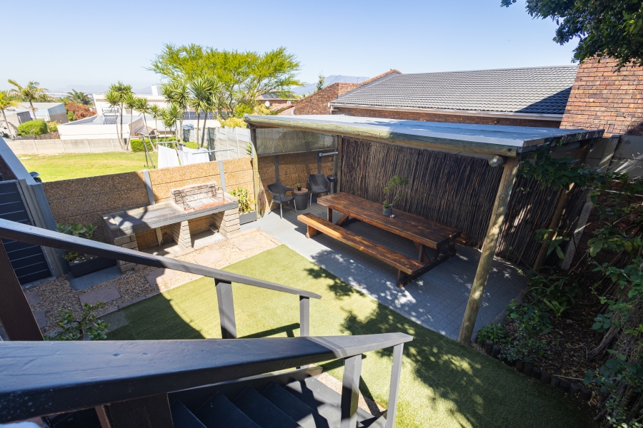 10 Bedroom Property for Sale in Plattekloof Western Cape